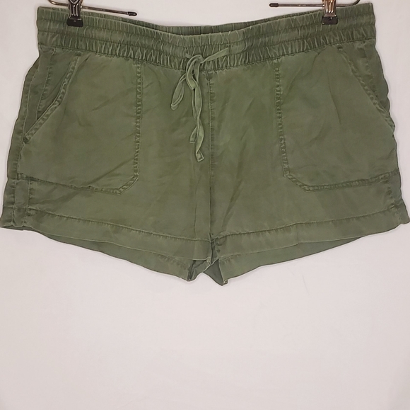 Vineyard Vines Pants - Vineyard Vines Shorts Green Chino Flat Front Drawstring Womens Medium